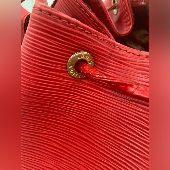 VGUC Louis Vuitton Authentic Epi Noe Red Leather Drawstring Bucket Shoulder Bag - Picture 12 of 17